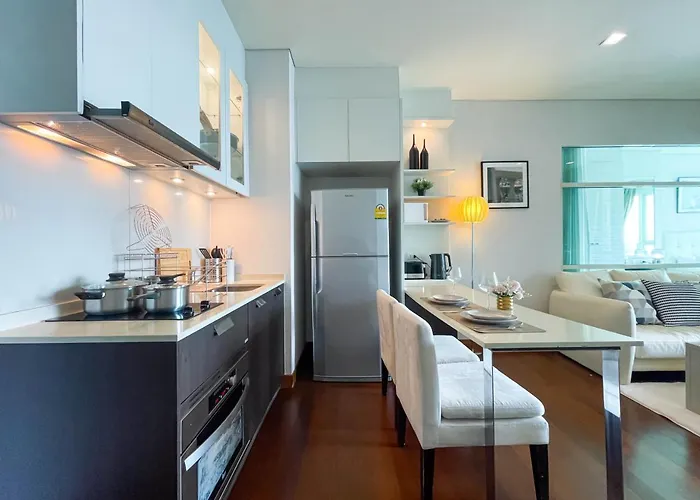 Near Bts Thong Lor L Workspace And Kitchen L Sontana Бангкок