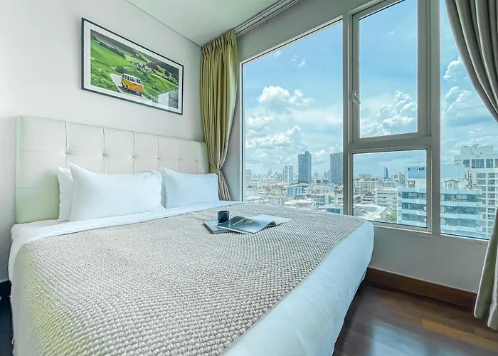 Near Bts Thong Lor L Workspace And Kitchen L Sontana Бангкок